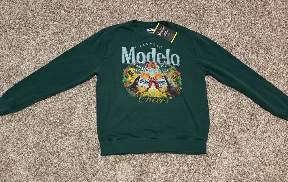 Modelo Cerveza Holiday Cheers Graphic Crewneck Fleece Sweatshirt